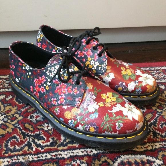 dr martens floral 1461